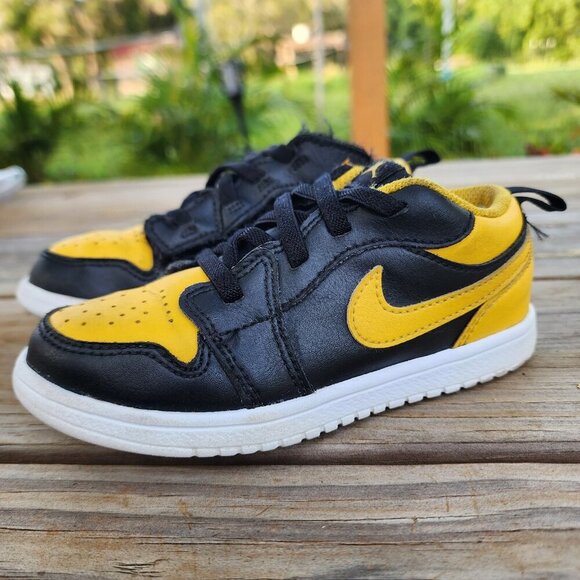 Jordan Retro 1 Low EasyOn Sneakers DR9747-072 Black/Yellow 10C Toddler Kid's - Picture 6 of 15